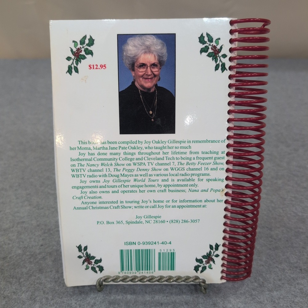 Moma's Mountain Cooking and Her Christmas Dinner Joy Oakley Gillespie Signed VG+ - Picture 2 of 4